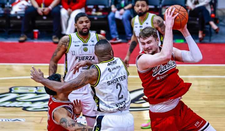 ¡Primer golpe a Diablos! Fuerza Regia apalea en el juego 1 de la final de la LNBP