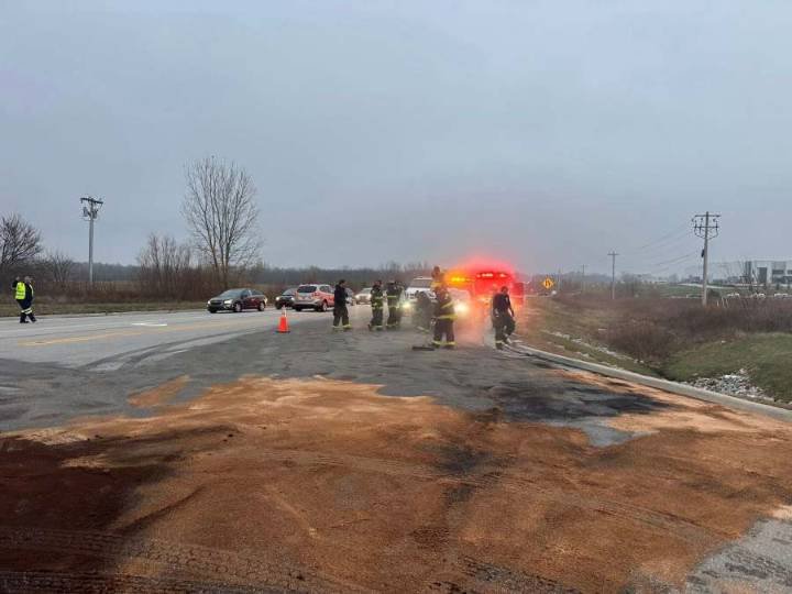 Crews clean up 100 gallons of diesel fuel after crash in Hendricks County