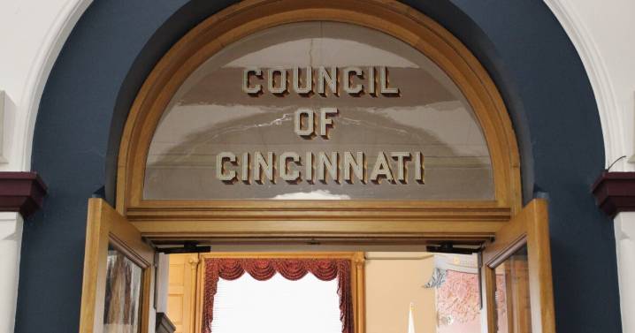 Some on Cincinnati Council want to end the city manager's food truck restrictions