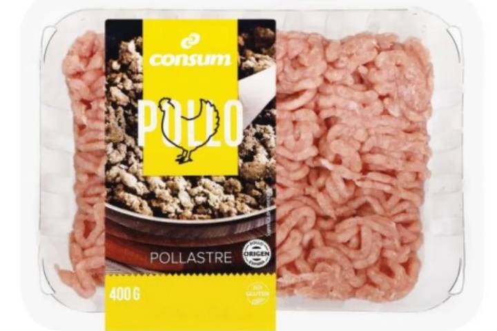 Los supermercados Consum retiran su 'burger meat' de pollo por la presencia de salmonela