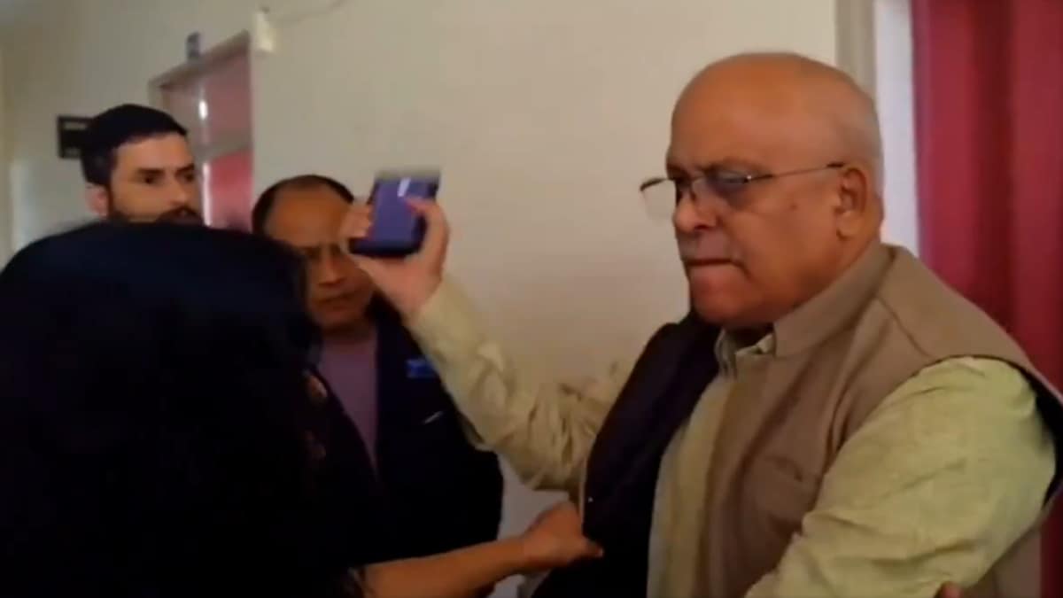 ‘Hum Press Se Hai’: Woman Shouts As Primary Education Director Snatches Phone, Assaults Her In Uttarakhand