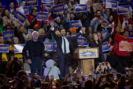 Mamdani ultima su campaña electoral y cruza el puente de Brooklyn seguido de sus votantes