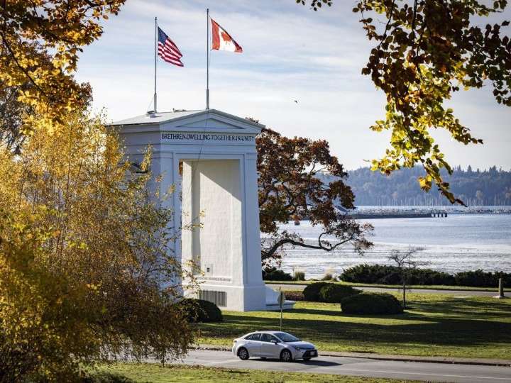 Cross-border travel from B.C. to Washington state dives again