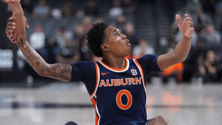 Pettiford scores 24 points to lead No. 21 Auburn past Oregon in the Players Era tourney