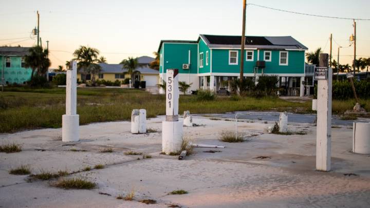 It's harder to get home insurance. That's changing communities across the U.S.