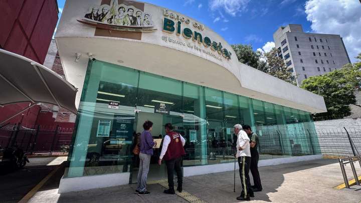 ¿Qué Apellidos Cobran Pensión Bienestar del 3 al 7 de Noviembre 2025? Letras que Tocan Primero