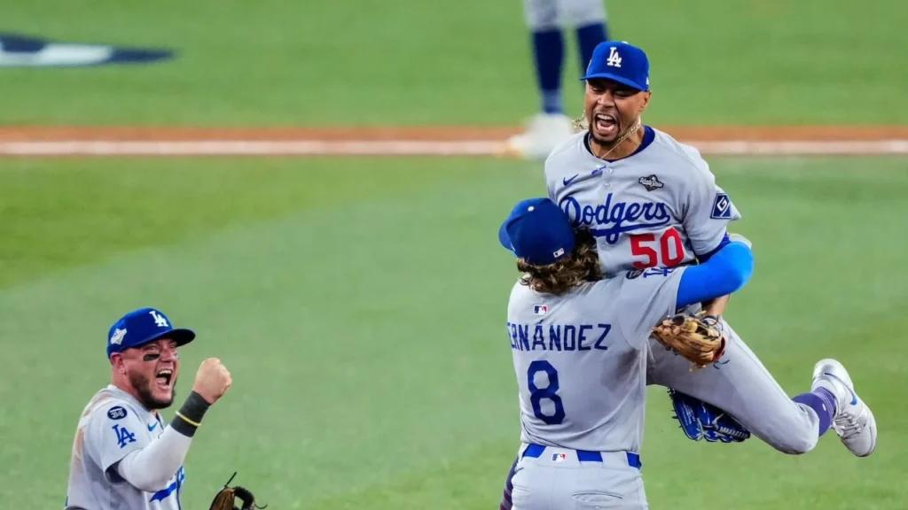 Dodgers aseguran séptimo partido de Serie Mundial tras vencer a Blue Jays
