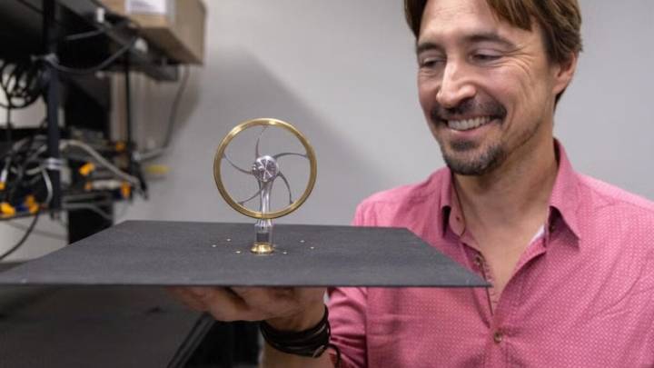 This Engine Sucks Energy From Deep Space Without Leaving the Ground