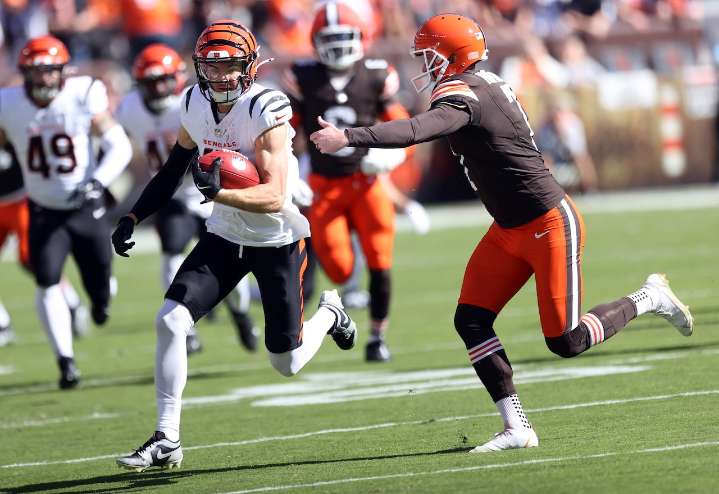 Watch Charlie Jones’ 99-yard kickoff return touchdown for the Bengals vs. the Bears