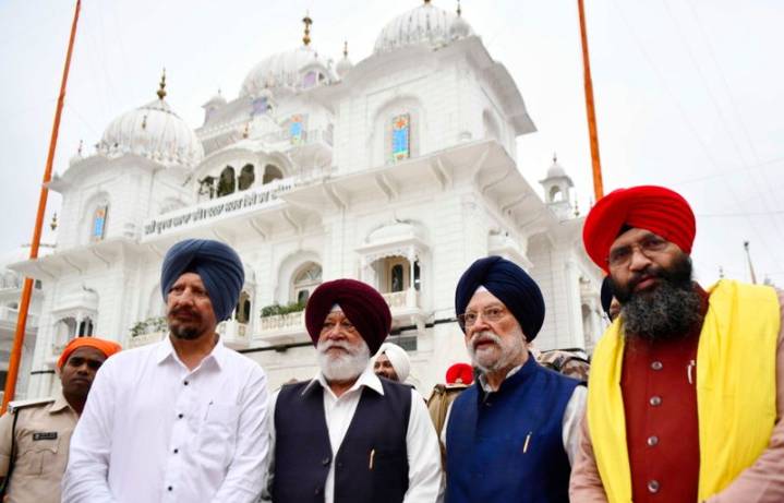 Sacred Jore Sahib reach Patna, devotees gather for ‘darshan’