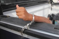 Por intentar pagar su libertad, sujeto agresivo se gana arresto domiciliario