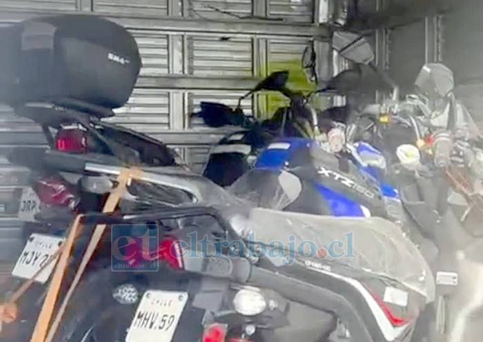 Carabineros de Llay Llay recupera 10 motocicletas robadas en Tiltil