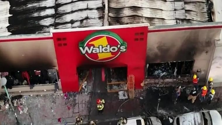 23 muertos por incendio en Waldo’s de Hermosillo