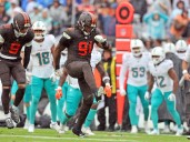 Browns lose pass rusher during game against Jets