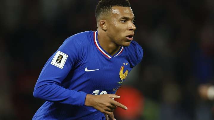 El enganchón de Mbappé en redes con el rapero que había criticado su gestión del Caen