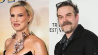Millie Bobby Brown denuncia a David Harbour, su padre en «Stranger Things», por acoso e intimidación