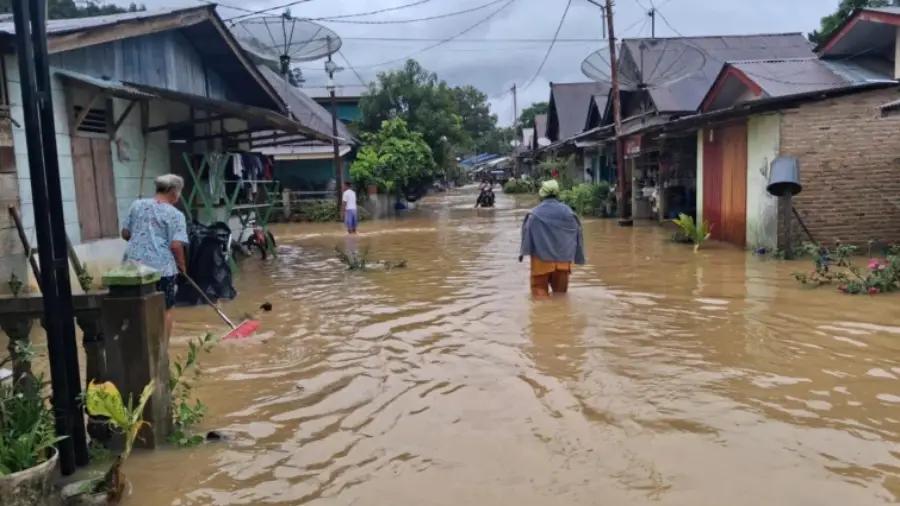 Inundaciones dejan más de 310 fallecidos en Tailandia e Indonesia