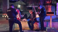 Golpean a adulto mayor en estacionamiento del centro de Monterrey