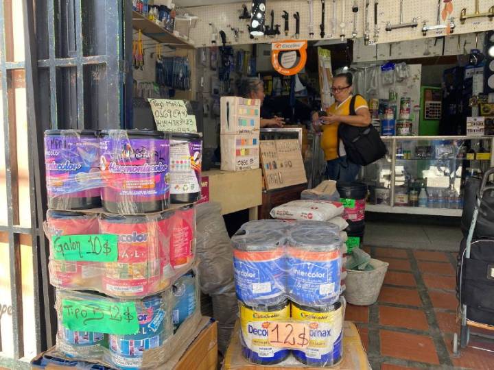 Venta de pinturas para el hogar se desploman en Libertador