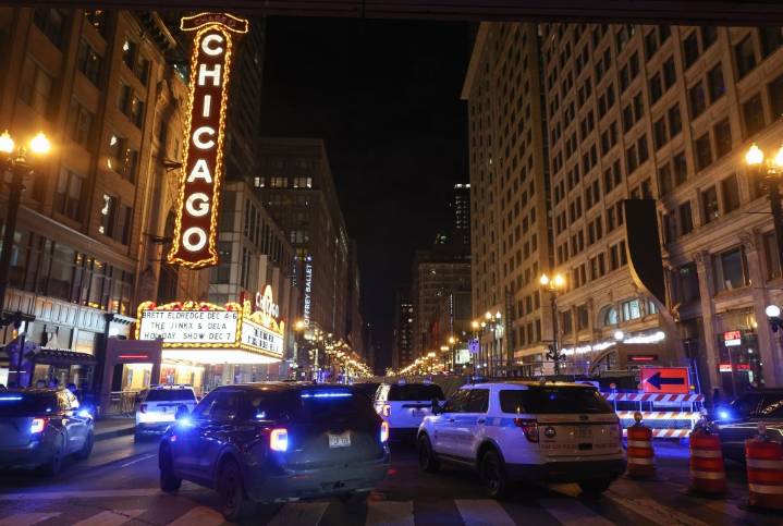 As many as five shot on State Street in the Loop