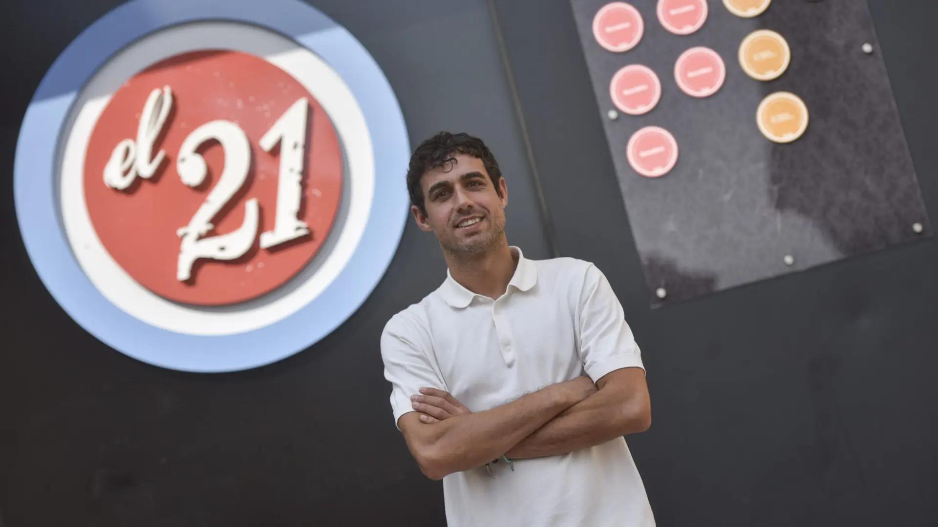 Rosalía se enamora del 'sold out' de El 21 de Huesca con su cartel del 15 aniversario