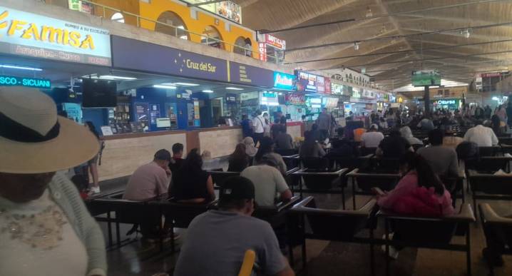 Arequipa: Bloqueo en Atico suspende viajes a Lima en terminal terrestre