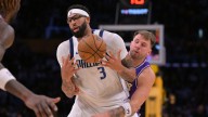Los Lakers vencen a los Mavericks en el regreso de Anthony Davis a Los Ángeles