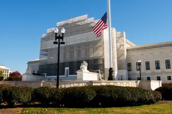 El Supremo avala a Trump prohibir la autoidentificación de género en los pasaportes