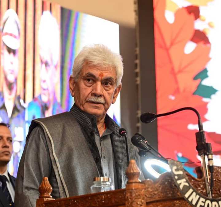 LG Manoj Sinha addresses the “Self-Reliant India Fund Outreach” event at Srinagar