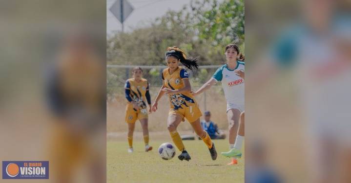 La jugadora nicolaita, Adriana Ramírez lidera la tabla de goleo del Grupo 5 de la Liga TDP Femenil