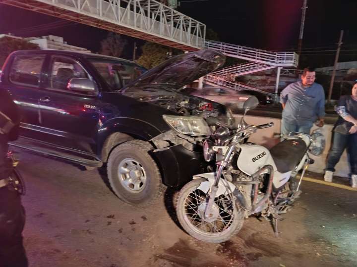 Accidente en Gómez Palacio deja a motociclista gravemente herido