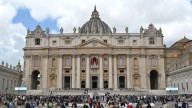 El Vaticano advierte sobre el auge del poliamor y defiende la exclusividad en la pareja