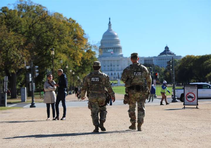 2 National Guard members in critical condition after shooting near White House