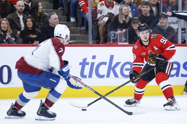 Deadspin | Scott Wedgewood shuts door as Avalanche blank Blackhawks