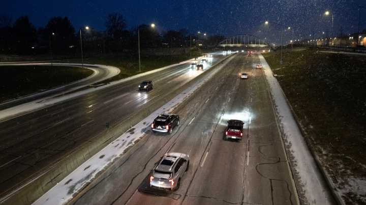 Winter storm warning continues over most of Iowa and Midwest