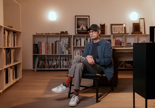 “Mi obra busca expandir la lectura y la escritura desde el arte”