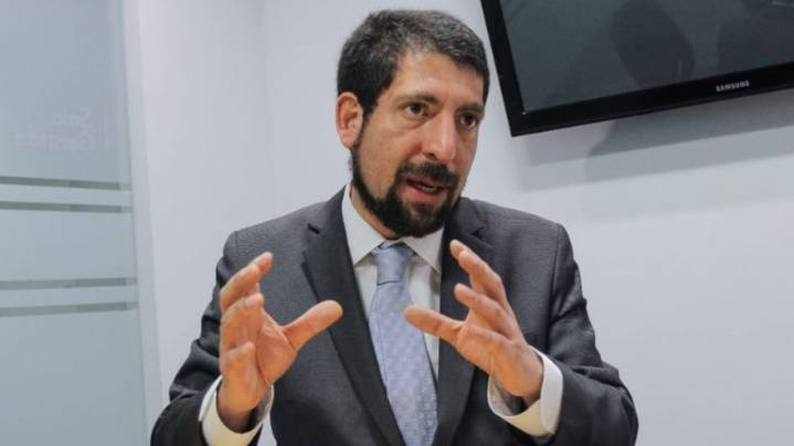 Raúl Noblecilla: “En Perú la democracia no existe, la derecha rompe los procesos democráticos”