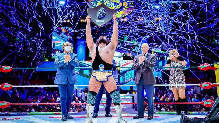 Bárbaro Cavernario ganador de la leyenda azul