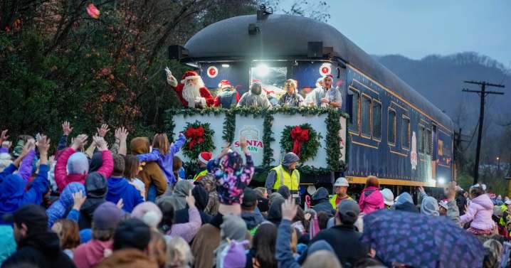 CSX Santa Train makes 83rd run, visiting Kentucky along its 110