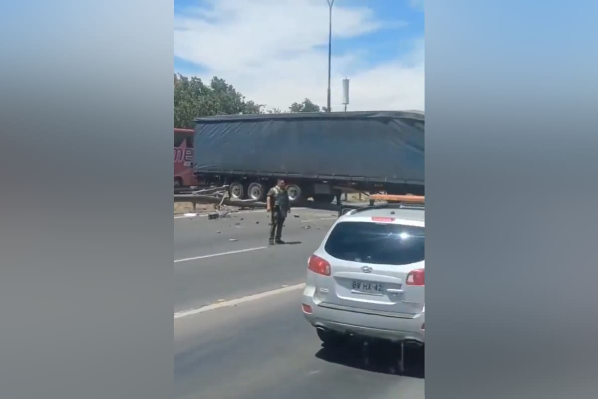 VIDEOS. Dos lesionados deja accidente de tránsito entre dos camiones de carga en San Bernardo