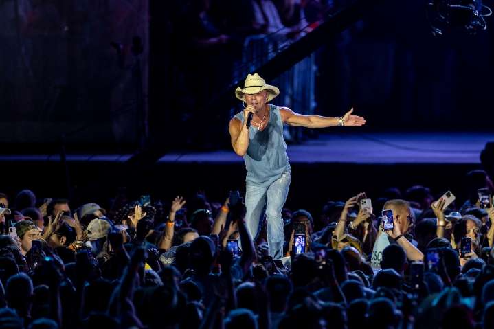 Country music legend Kenny Chesney's emotional connection to Sandy Hook revealed