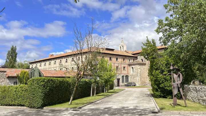 La Guardia Civil detiene a la exabadesa de Belorado tras registrar el convento