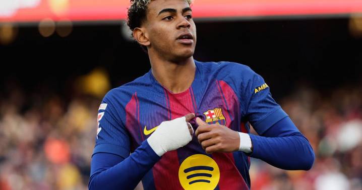 Raphinha sets up 2, Olmo scores double as Barcelona rebounds back from Chelsea defeat