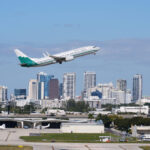 Bipartisan bill aims to pay air traffic controllers during future shutdowns