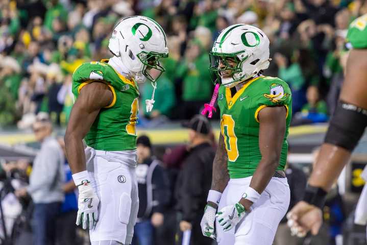 Oregon moves up in polls after beating Minnesota