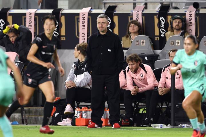 Angel City FC wraps up challenging season in Chicago