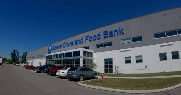 Local police departments collect food to feed families for Thanksgiving