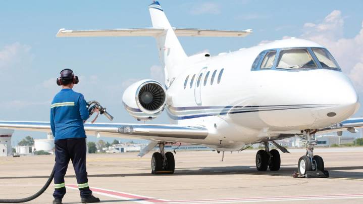 Governor declares Everett fuel spill emergency, warns of potential SEA disruption