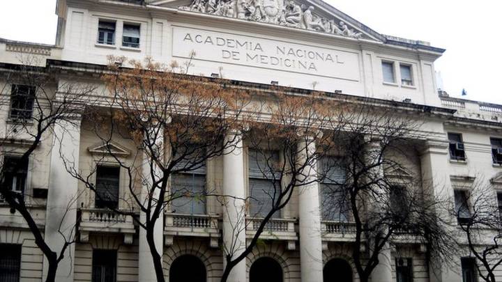 La Academia de Medicina rechazó tratamientos de cambio de género en menores