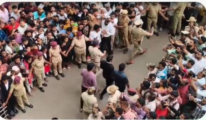 Court Frames Charges Against Actor Darshan,16 Others in Renukaswamy Murder Case